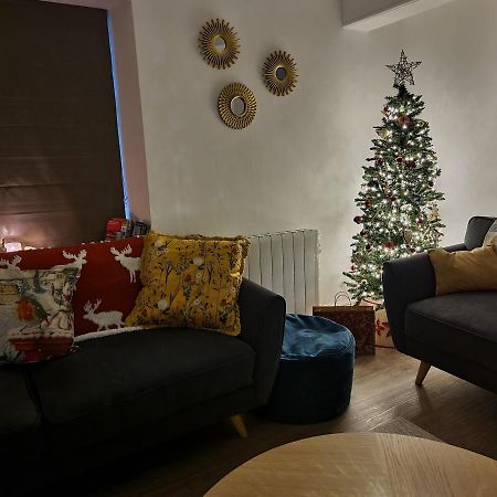 Eldon Row - Stylish Character Apartments - Central Location 1 & 2 Bed Available Долгелай Екстериор снимка