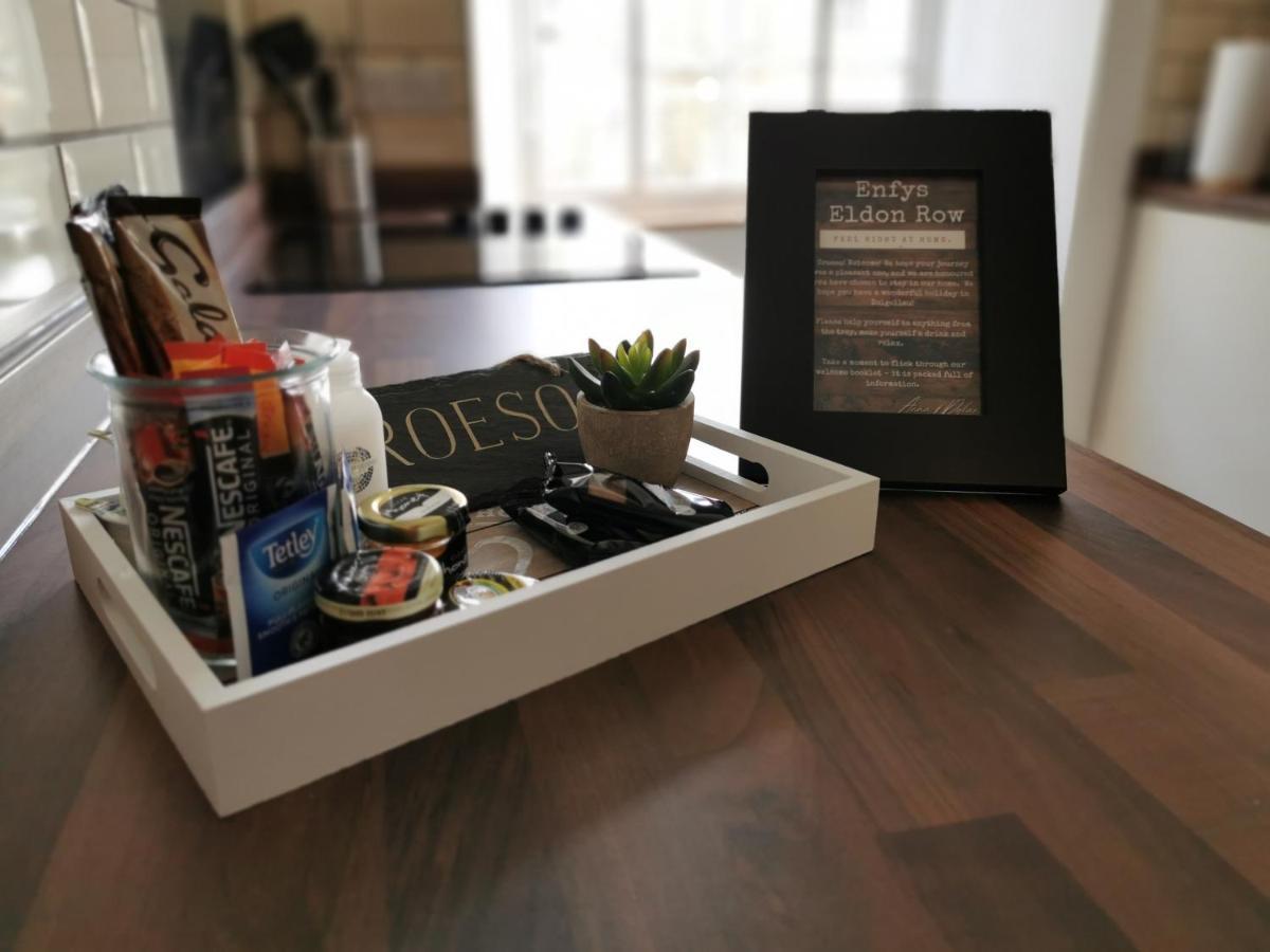 Eldon Row - Stylish Character Apartments - Central Location 1 & 2 Bed Available Долгелай Екстериор снимка