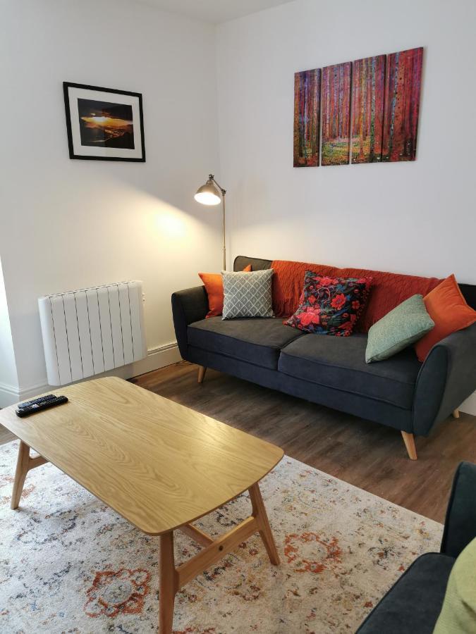 Eldon Row - Stylish Character Apartments - Central Location 1 & 2 Bed Available Долгелай Екстериор снимка