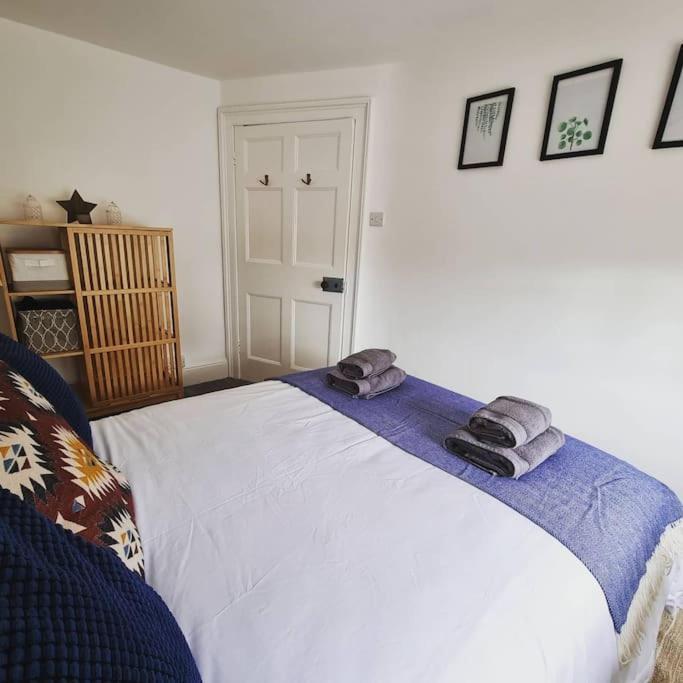 Eldon Row - Stylish Character Apartments - Central Location 1 & 2 Bed Available Долгелай Екстериор снимка