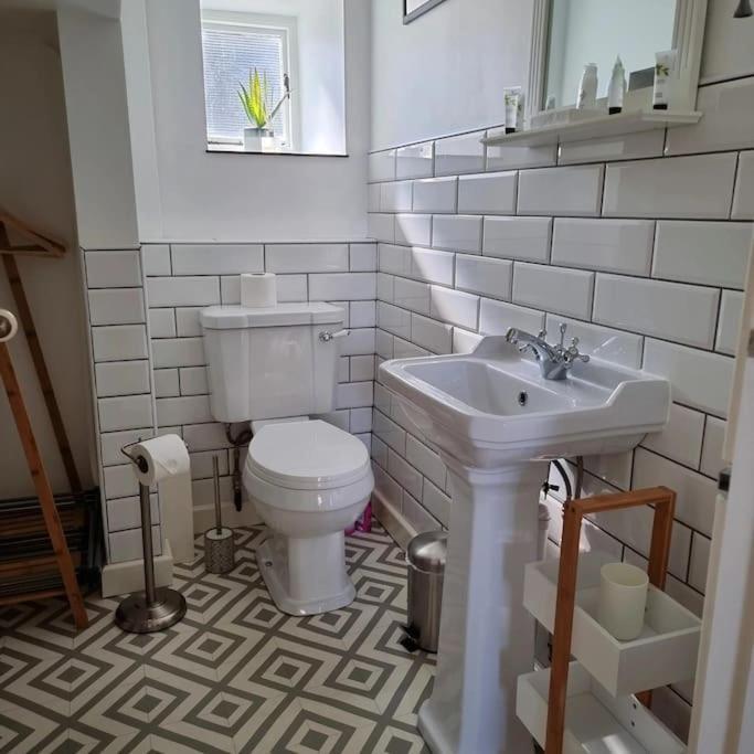Eldon Row - Stylish Character Apartments - Central Location 1 & 2 Bed Available Долгелай Екстериор снимка