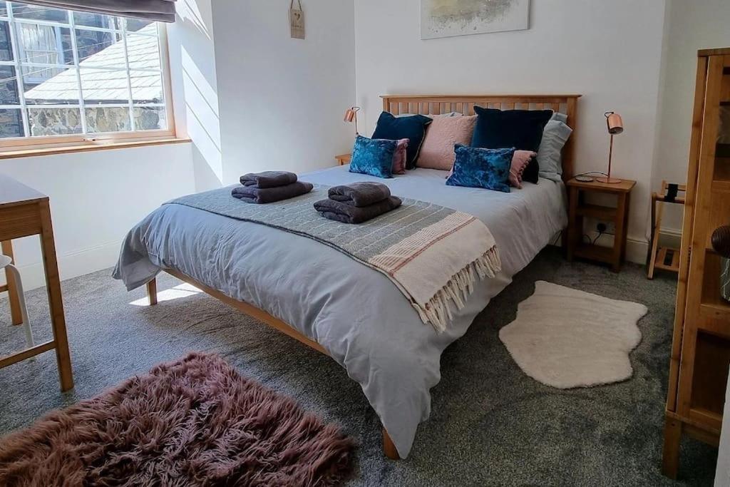 Eldon Row - Stylish Character Apartments - Central Location 1 & 2 Bed Available Долгелай Екстериор снимка