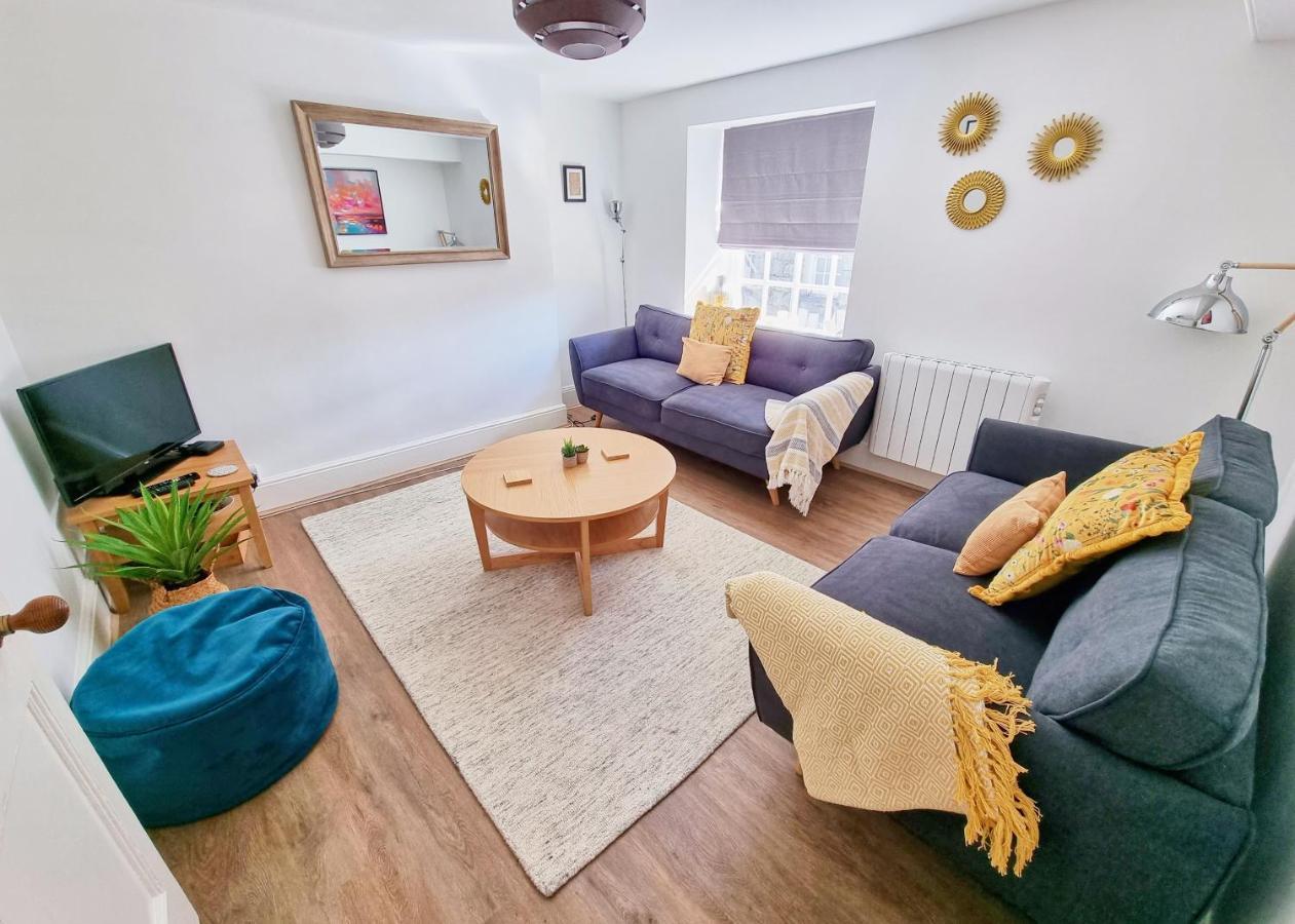 Eldon Row - Stylish Character Apartments - Central Location 1 & 2 Bed Available Долгелай Екстериор снимка