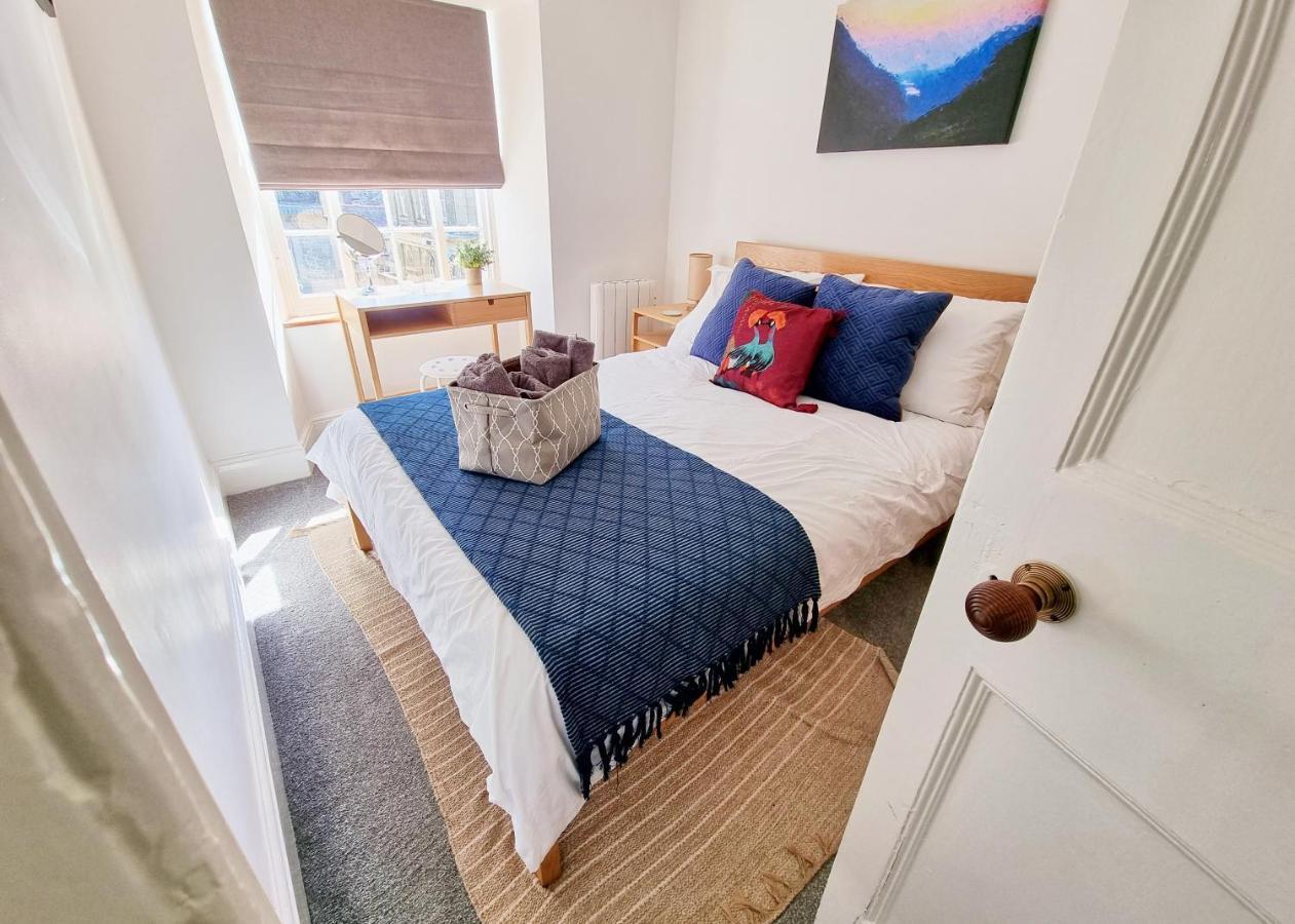 Eldon Row - Stylish Character Apartments - Central Location 1 & 2 Bed Available Долгелай Екстериор снимка