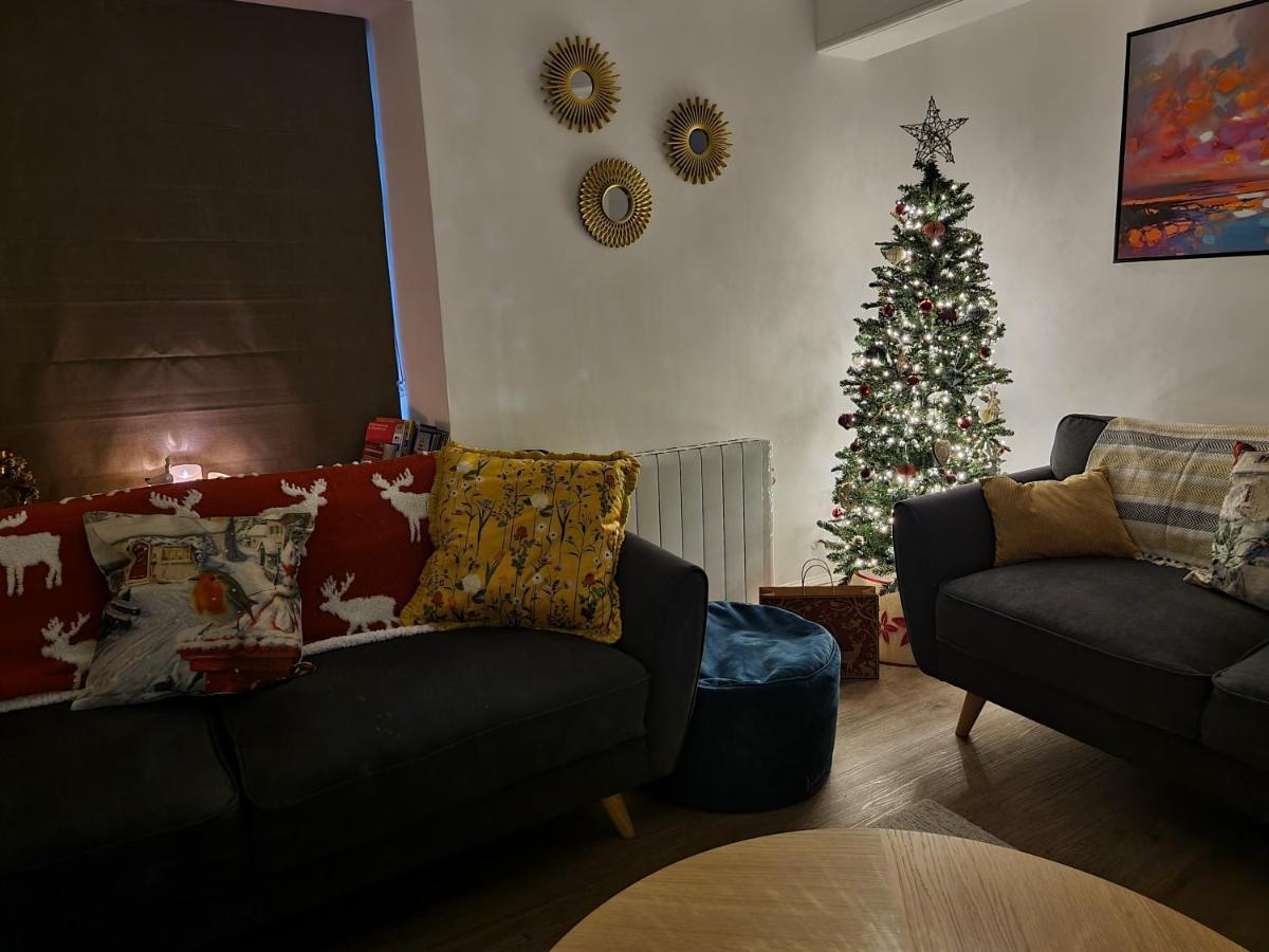 Eldon Row - Stylish Character Apartments - Central Location 1 & 2 Bed Available Долгелай Екстериор снимка